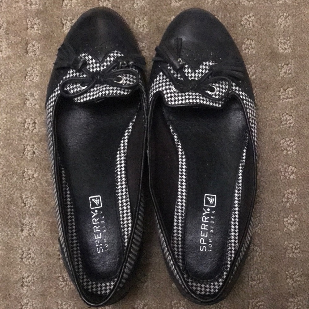 Houndstooth flats